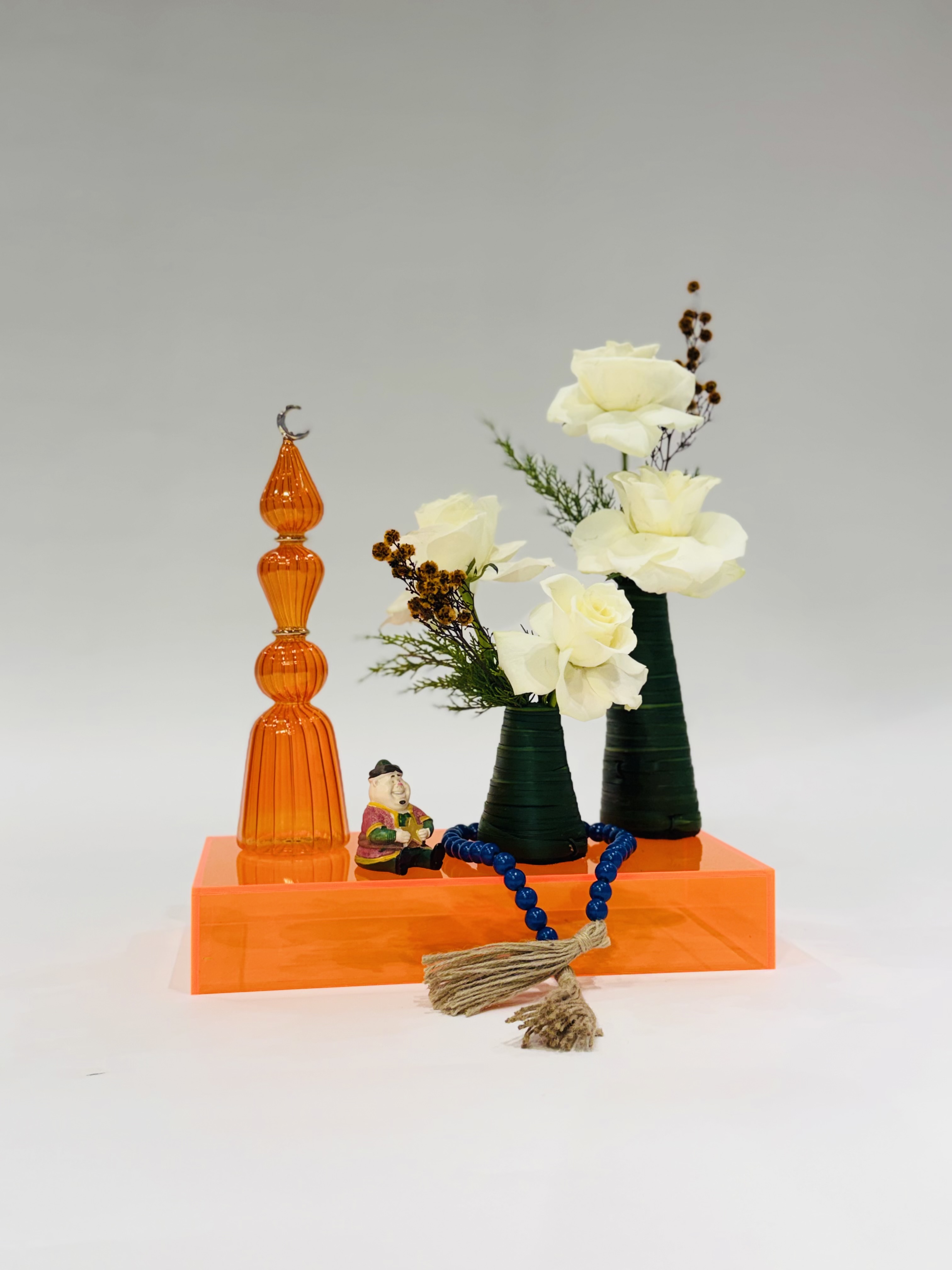 تنسيق المأذنة الزجاج مع الورد